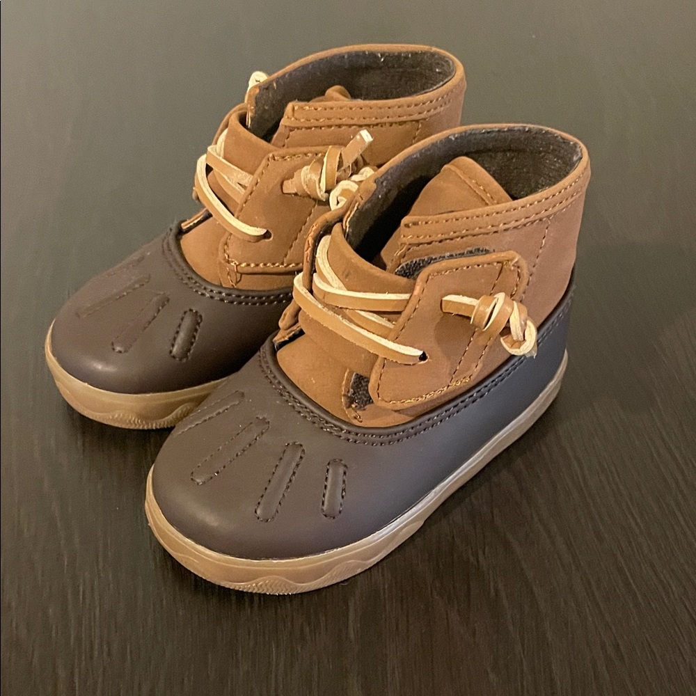 EUC Sperry Todder size 4 Brown Boots with Laces - Picture 3 of 6